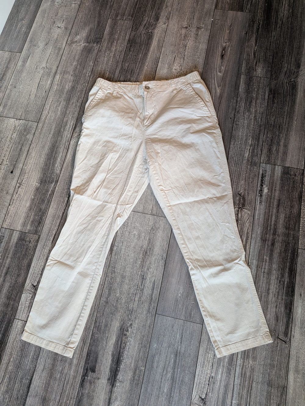 Old Navy Women’s Chinos in Off-White